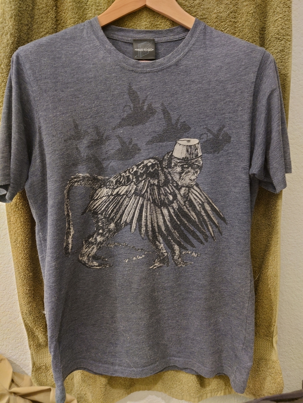 Unisex T-shirt Wizard Of Oz Flying Monkeys Tee